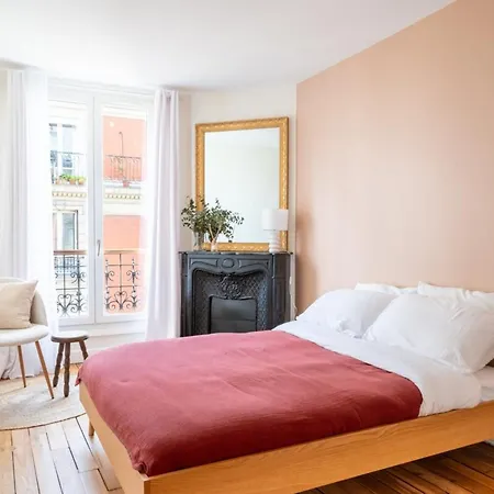 Radiant 1bd In The Heart Of Montmartre *