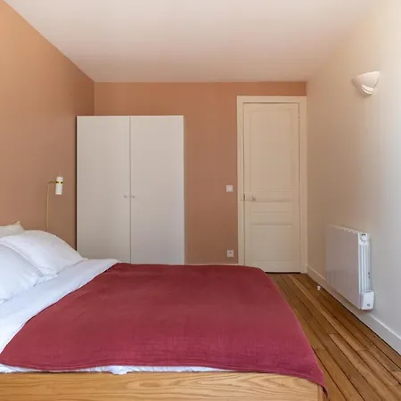 Radiant 1bd In The Heart Of Montmartre Apartment Paris